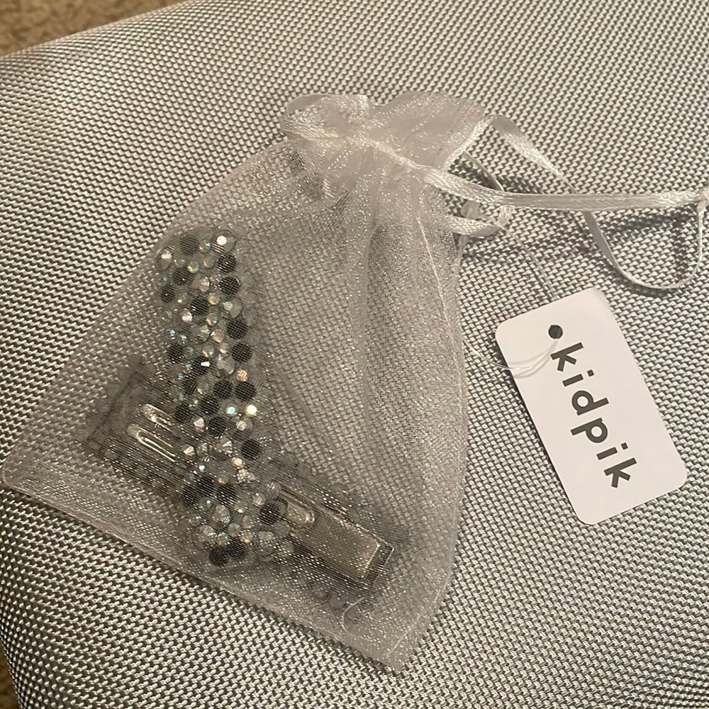 NEW classy black silver gray clips